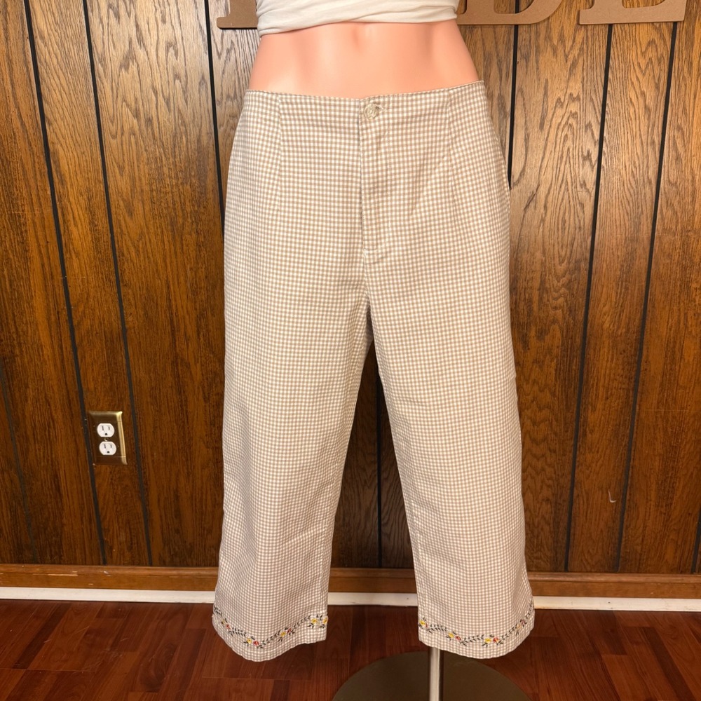 A.M.I. Gingham Crop Pants Women Size S Tan Floral Embroidered Capris Cottagecore